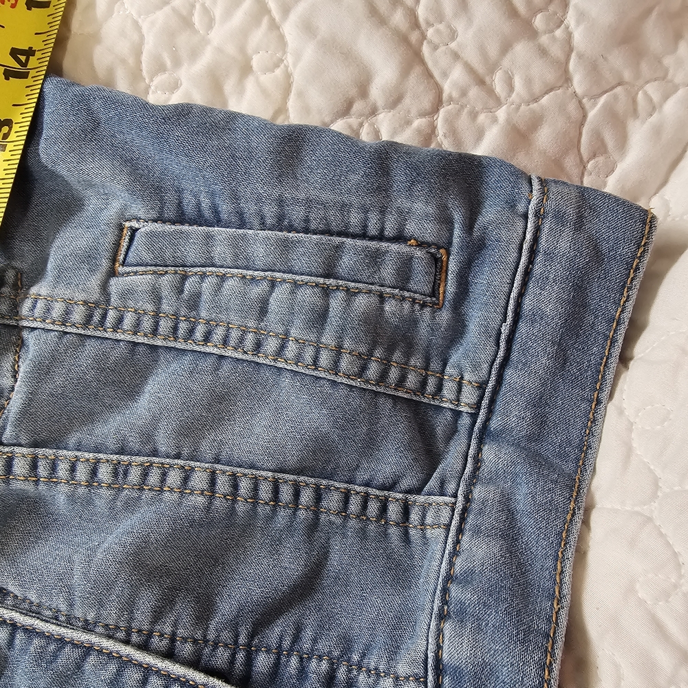 GAP Kids Medium Wash Denim Jacket in Light Blue - Picture 5 of 7